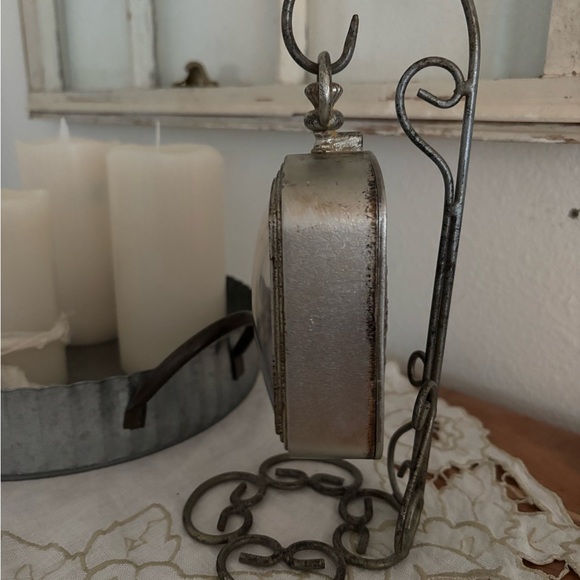 Table / Desk clock - Picture 5 of 8